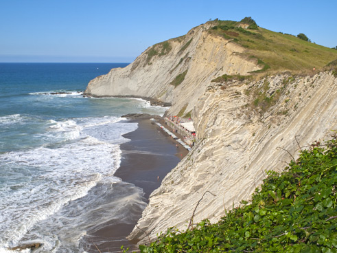 Baskenland, Strand im Zumaia, Flysch