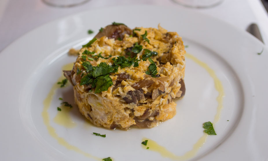 Revuelto de Hongos en el Restaurante Agape - Bilbao, España